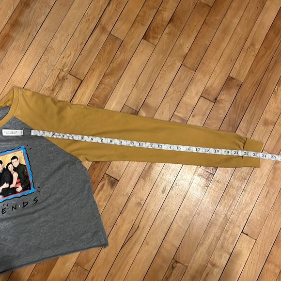 FRIENDS Top - Picture 9 of 10